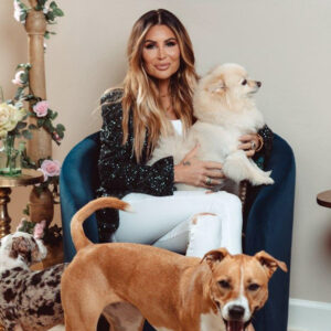 Rachel Uchitel with dogs